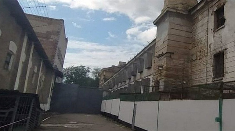 Окупанти захопили Херсонський слідчий ізолятор, вбито одну людину, — прокуратура