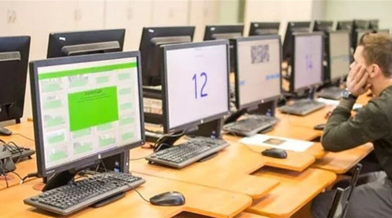 Порушення правил складання теоретичного іспиту: результати анулюють у разі користуванням телефоном