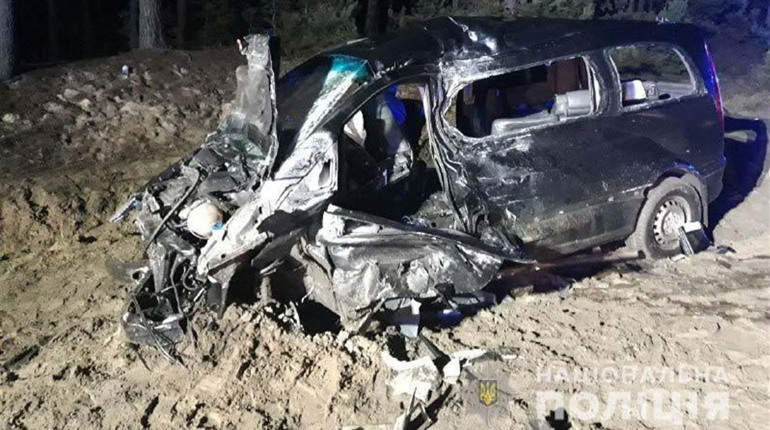 Смертельний випадок і травми: чотири авто не розминулись на дорозі