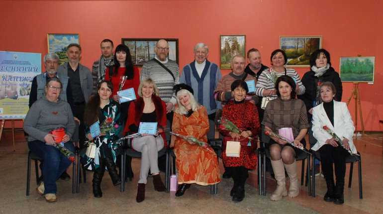 Тридцять років краси: у Шостці відкрили ювілейну виставку «Весняний капіж»