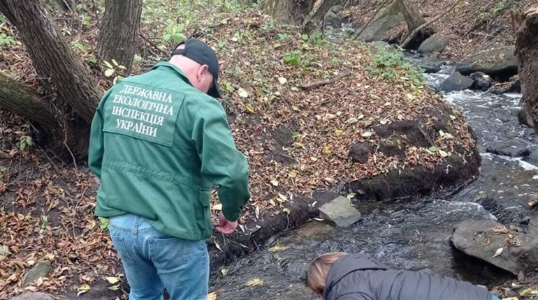 У річці на Звягельщині виявили значне перевищення забруднюючих речовин