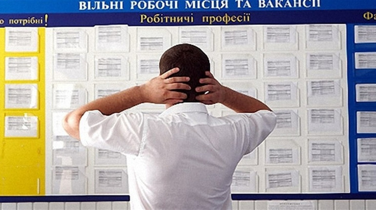 Переселенцям з Торецька пропонують працевлаштування у більш безпечних регіонах України