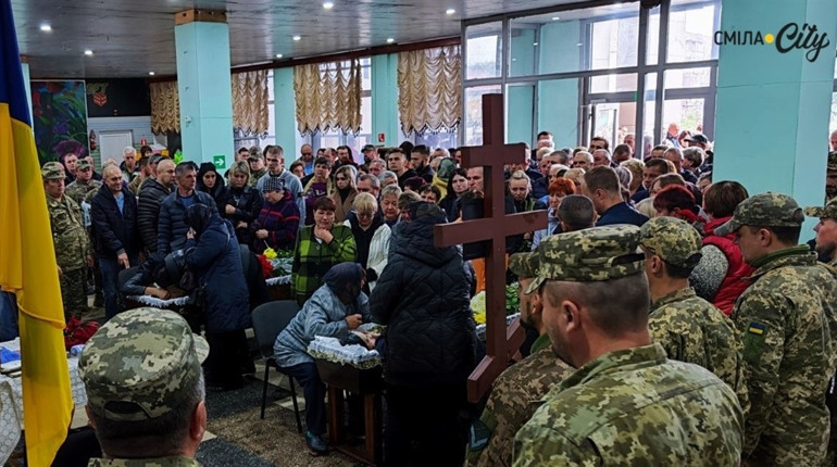 Загинули захищаючи Україну: Сміла прощалася з двома героями. Відео