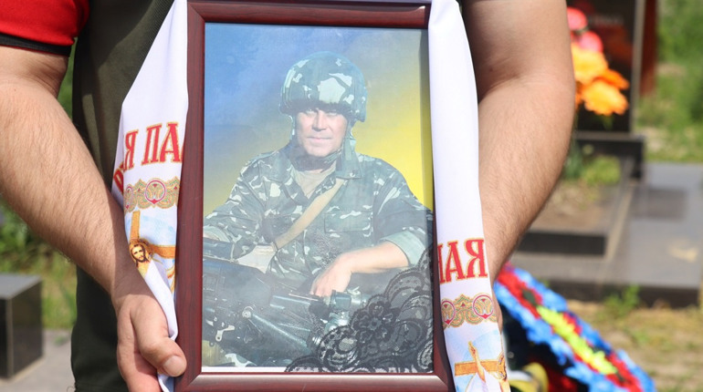 За сміливість на фронті звали "Тигром": у Тростянці попрощалися з Героєм Олександром Рибальченком