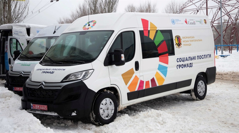У Троїцькій громаді, що на Сватівщині, тепер є спецавто для обслуговування вдома самотніх людей