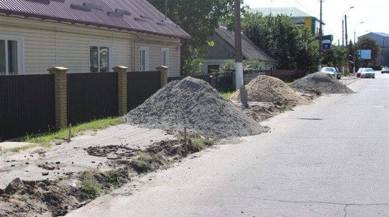 У Славуті ремонтують дороги та тротуари