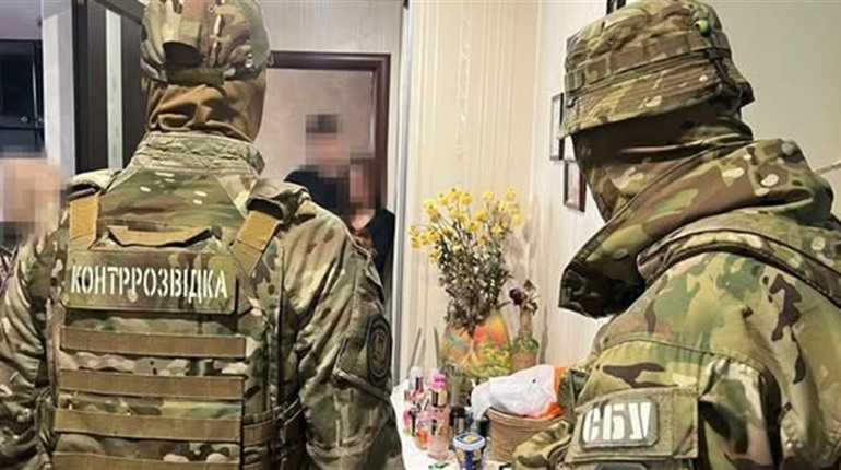 Слідкували на оборонними об'єктами через відеореєстратори. СБУ і Нацполіція спіймали держзрадників