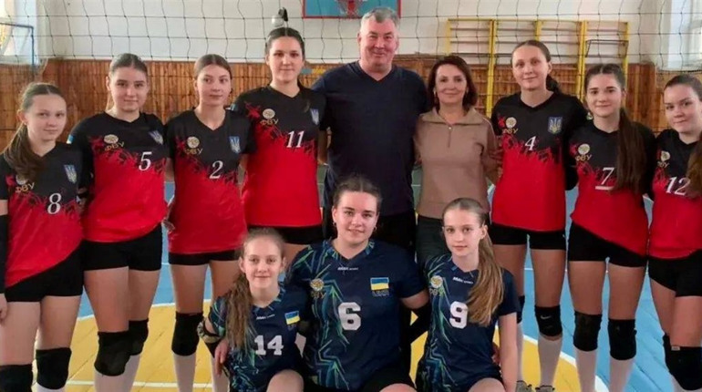 Турнір з волейболу «Берегиня» об’єднав 8 команд напередодні Міжнародного жіночого дня