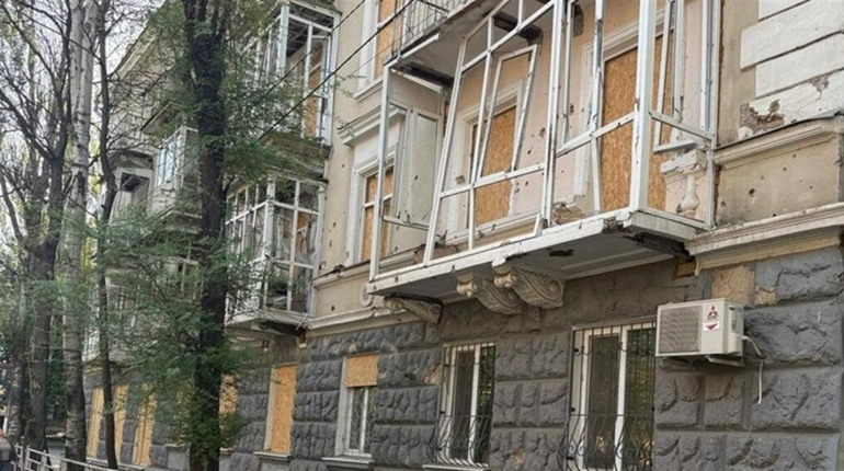 Ворожі обстріли Херсонщини: окупанти завдали ударів з артилерії, РСЗВ та безпілотників