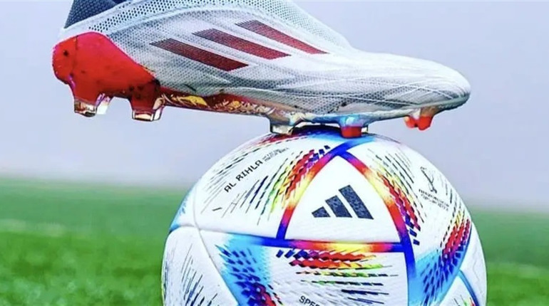 Бутси для футболу Adidas: яку краще обрати лінійку