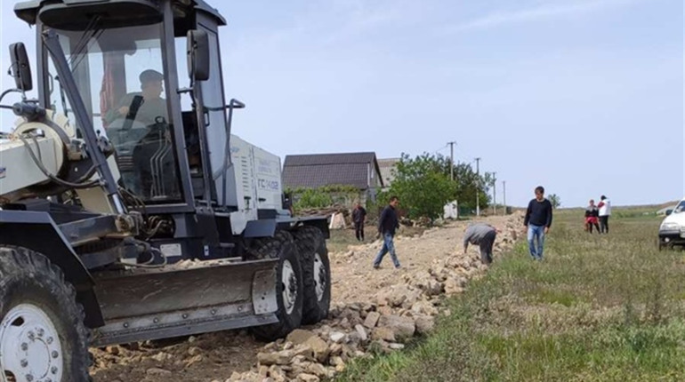 У Майорах на Сонячній з'явилася прохідна дорога. Від заснування села вона була ґрунтовою