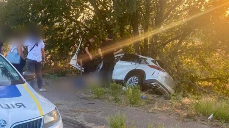 Дві смертельні ДТП за день на Одещині: загинули водії Infiniti та мотоцикла