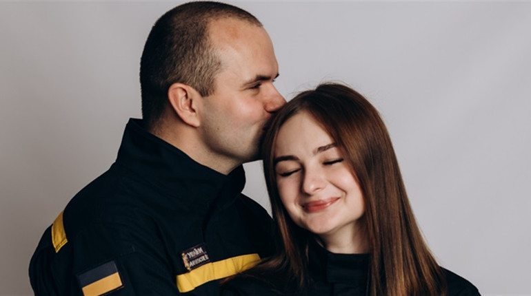 "Пункт незламності": де народилося кохання. Історія поліцейської та рятувальника