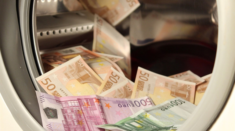Швидко і за привабливою ціною: Сватівчанина ошукали на 7600 гривень при купівлі пральної машинки