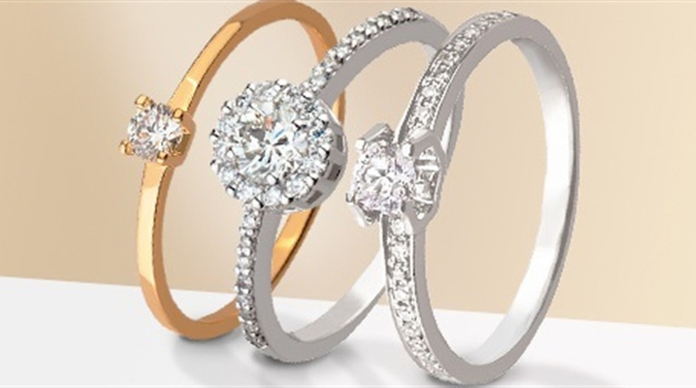 Непомітна класика або акцент на руку: яку срібну каблучку обрати