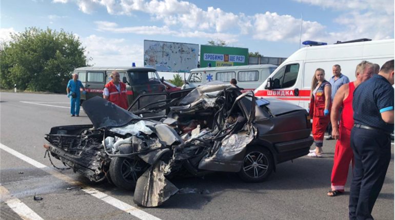Знову аварія на трасі Одеса-Рені: загинули троє дорослих та одна дитина