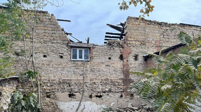 На Херсонщині армія рф завдала ударів по житлових кварталах, критичній та соціальній інфраструктурі