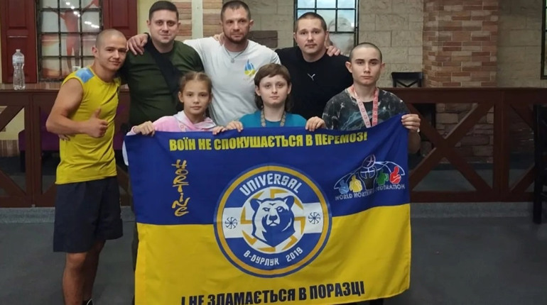 Минуле й сучасність: як козачки перемоги здобувають