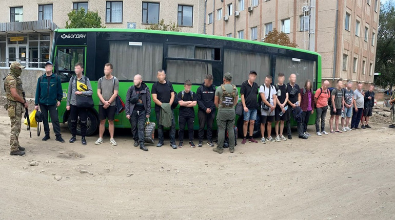 Масштабна втеча за кордон не вдалася: на Одещині прикордонники затримали одразу 18 чоловіків