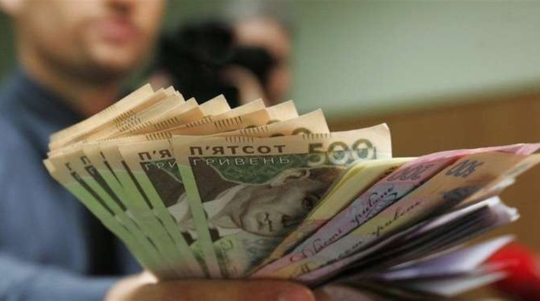 На Тернопільщині пропонують зарплату до 50 тисяч гривень: які є вакансії та скільки платитимуть
