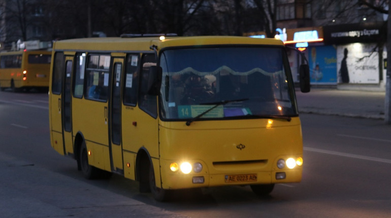 Перевезення пільговиків та дітей у Нікополі: затверджено план розподілу відшкодувань у березні