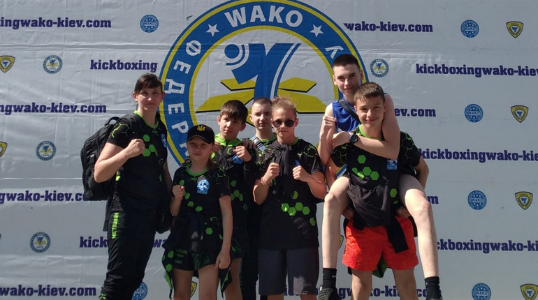 Кікбоксери Нетішина - переможці Чемпіонату України