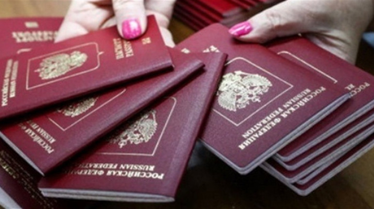 У Новій Каховці відкрили ще одну точку видачі паспортів РФ