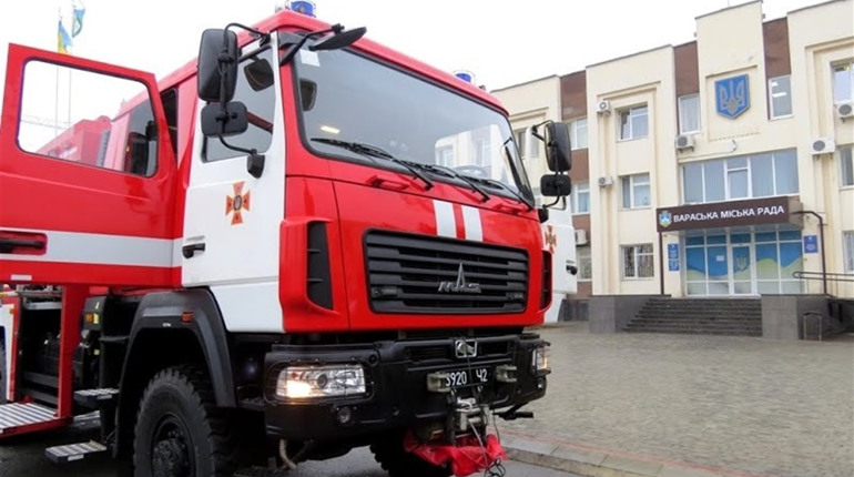 Рятувальникам Вараша надали у користування новий спецавтомобіль вартістю у понад 5 мільйонів гривень