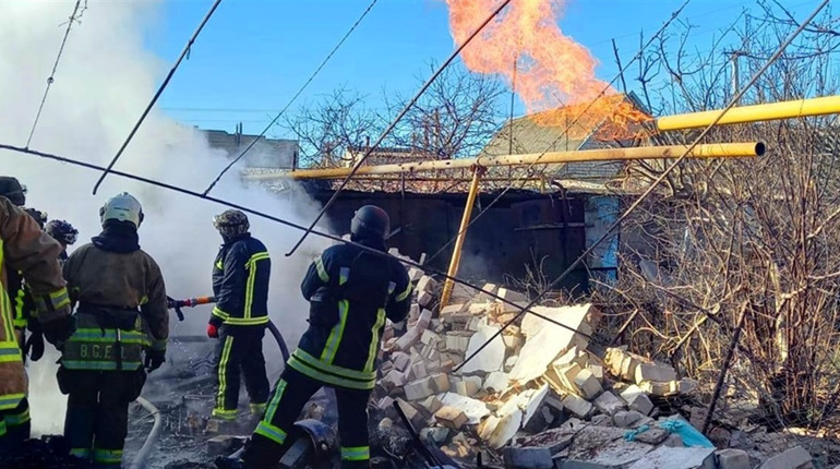 Ворожі обстріли на Херсонщині: окупанти атакують житлові будинки та цивільні об'єкти