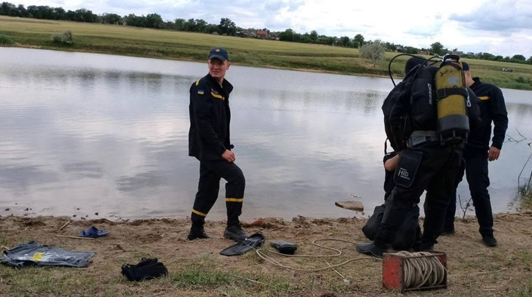 Неподалік Одеси рятувальники шукають чоловіка, який пішов купатися у ставок і зник (оновлено)