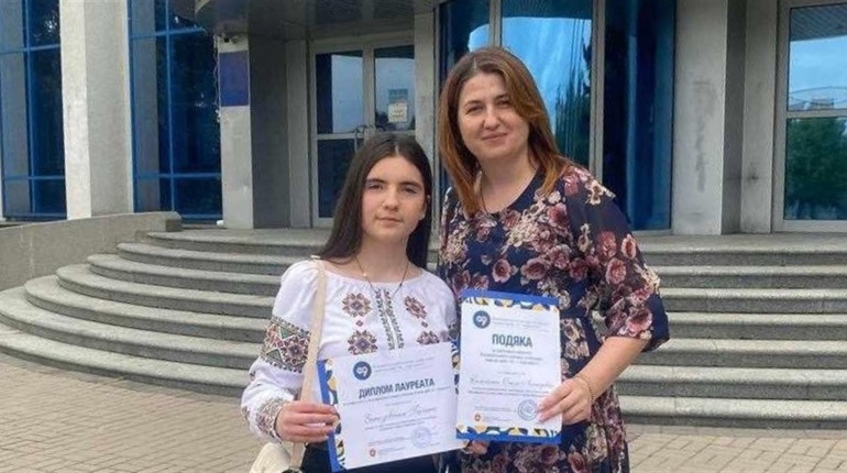 Доньку загиблого Героя з Сарненщини відзначили в конкурсі журналістів
