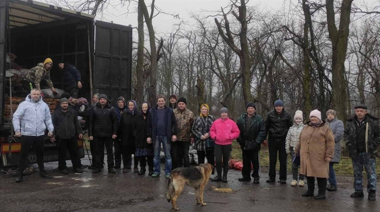 «Поліщуки — то особливі люди»: як жителі Рокитнівщини допомагають селу на Миколаївщині