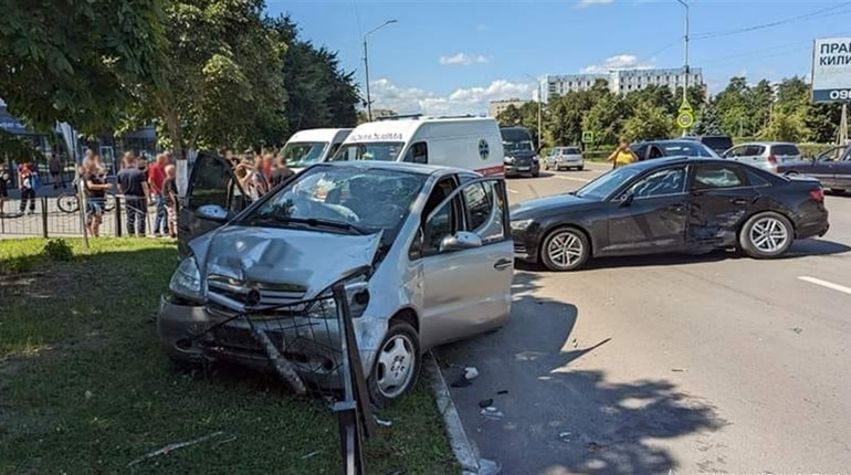 У Нетішині сталася ДТП: постраждали двоє водіїв та 14-річний підліток