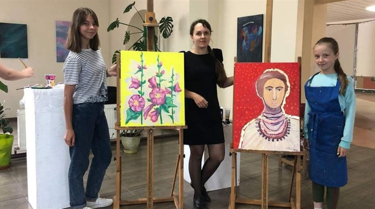 До Дня Конституції України у Шостці пройшов мистецький захід "Кольори свободи"