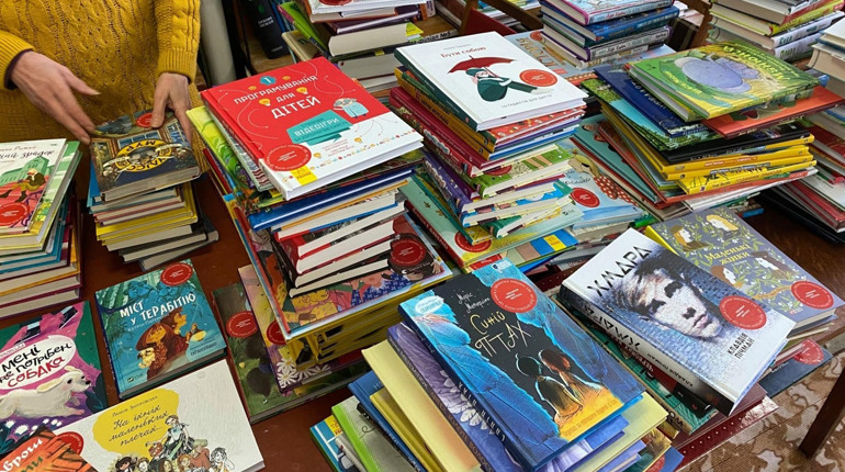 Уманські бібліотеки отримали більше 800-та нових книг