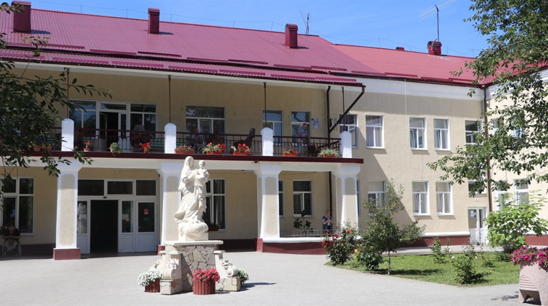 Понад сто людей знайшли дім в геріатричному пансіонаті у Червоноградському районі