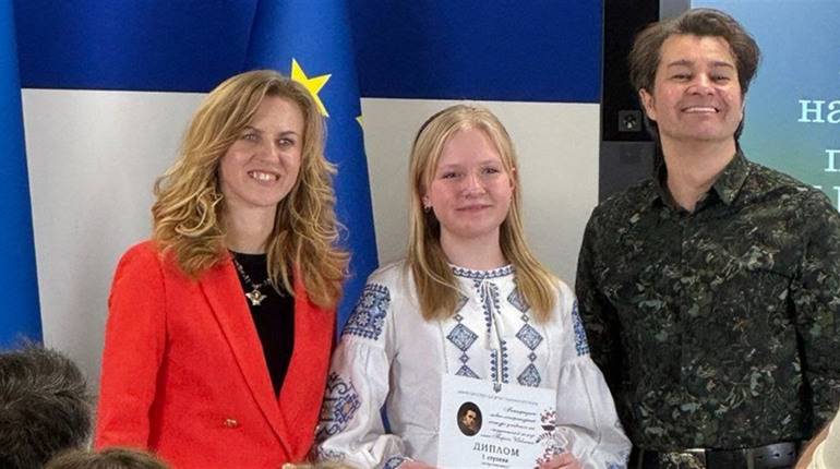 Шосткинська п'ятикласниця отримала перемогу у Міжнародному конкурсі ім. Т.Шевченка