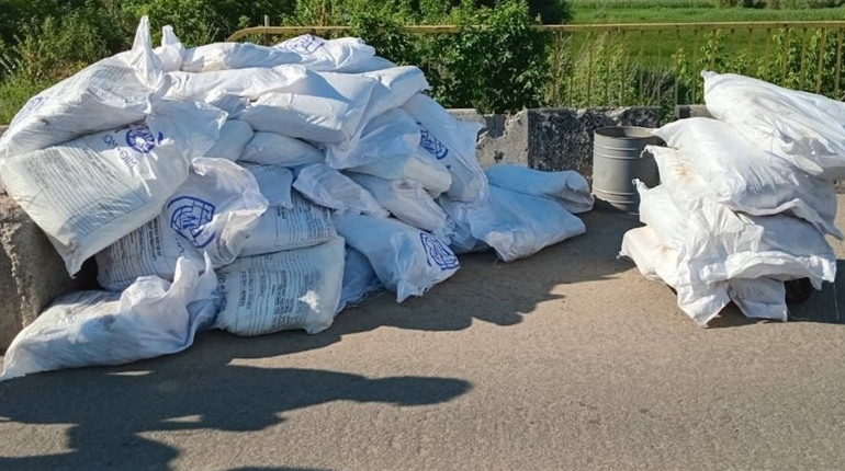 До Петропавлівської громади гуманітарку доставляють "дорогою життя"