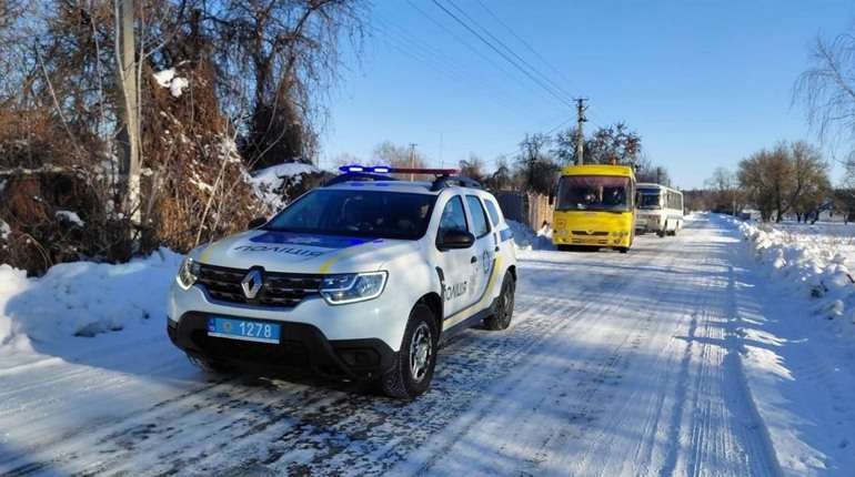 У Конотопському районі через обстріли зупинився поїзд «Шостка-Київ»: евакуйовано 260 пасажирів
