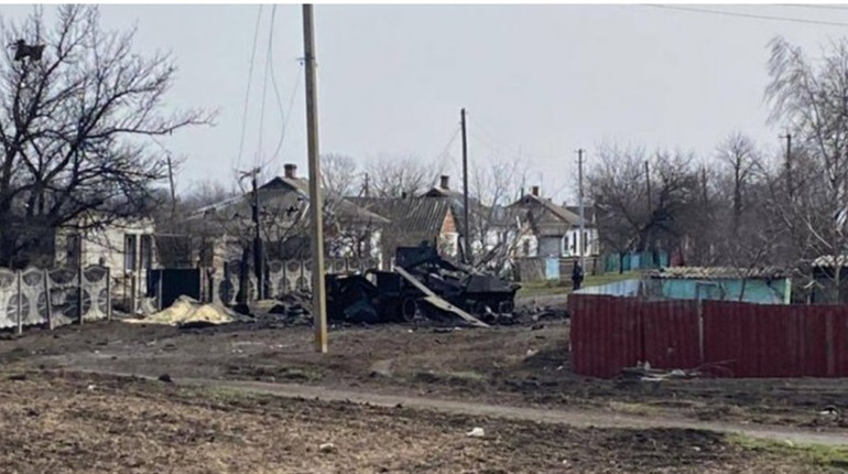 Жителям Козацького і Веселого допомагають комунальники і волонтери