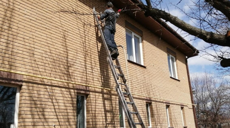 Як утеплити будинок швидко і безпечно: контакти майстрів, що працюють із заливним пінопластом