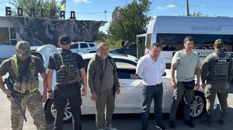 Мистецтво перевтілення: на Одещині псевдопрокурор перевозив ухилянтів під виглядом понятих