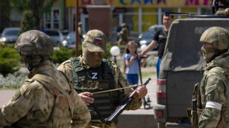 Як не викликати підозру, якщо у вас попросили телефон окупанти?