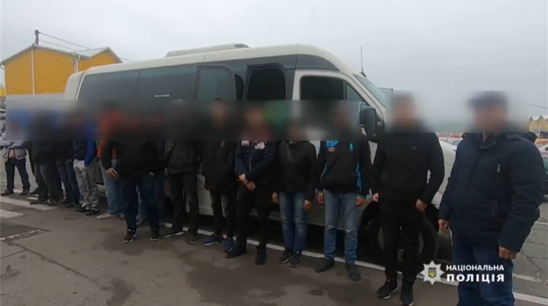 У Біляївці та в селах району поліція затримала 3-х іноземців-нелегалів, ще 27 викрили на промринку