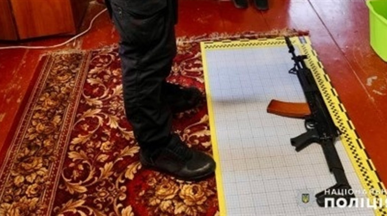 За декілька місяців понад 20 жителів Звягеля та району задекларували в поліції зброю