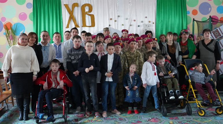 Із вдячністю за Великдень. Як вихованці Городоцького реабілітаційного центру готувалися до свята