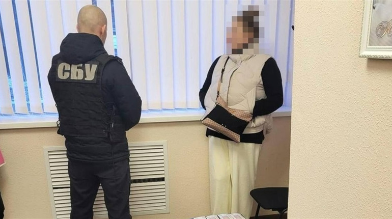 У Кропивницькому затримали жительку Харківщини: підозрюють у схемі з фіктивним шлюбом