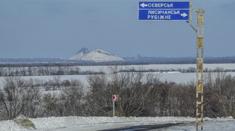 "Щастя по-руські" у Рубіжному: "адміністрація" ховається у підвалі, жителі мріють про світло і газ