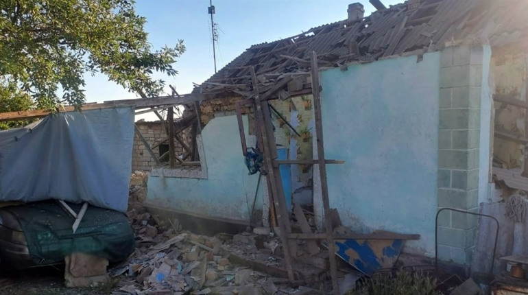 На Херсонщині армія рф завдала ударів по житлових кварталах, критичній та соціальній інфраструктурі