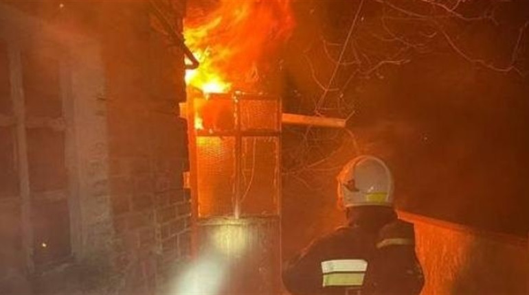 Ліквідовано пожежу у житловому секторі у Знам'янці 17 січня: що відомо